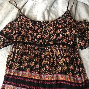Francesca's Collections Tops - Floral Off the Shoulder Top Francesca's Collections Tops - Floral Off the Shoulder Top